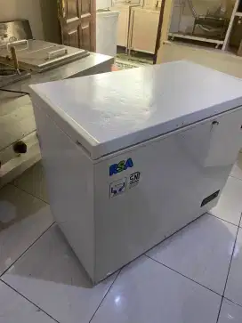Freezerbox RSA 220 ltr
P 95 cm x L 52 cm x L 85 cm
Harga Rp 2.400.000