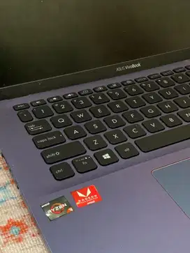 ASUS VIVOBOOK RYZEN 3