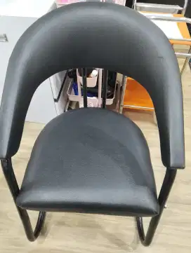 Bangku salon ada 3 di harga in 600ribu nego