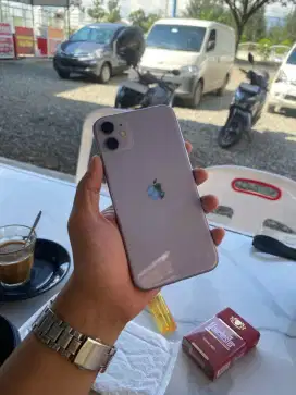 Iphone 11 purple 64gb Batre 81% mulus lengkap no minus