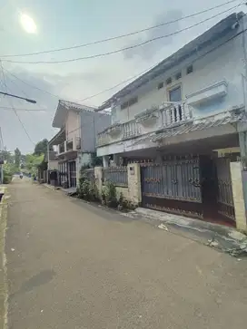 RUMAH MURAH LUAS  300 1M 700 JUTA  NEGO CASH JAKARTA