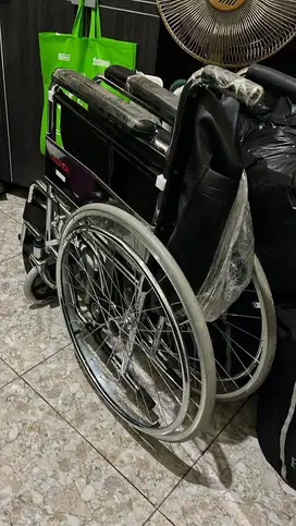 Dijual kursi roda
