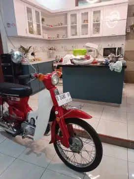 Honda C70 bekjul 1979 merah Platina
