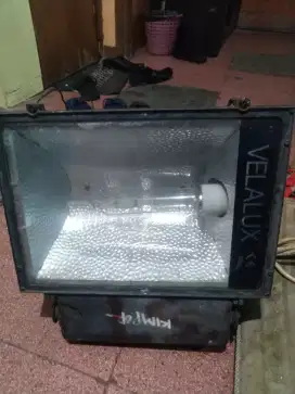 Lampu sorot VELALUX ip65