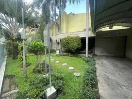 Rumah Raya Manyar Tirtoyoso dekat Araya, Klampis (code : NDR)