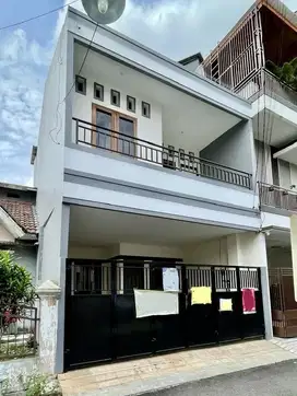 Dijual Rumah 2.5 Lantai di Cluster Catalina Gading Serpong, Tangerang