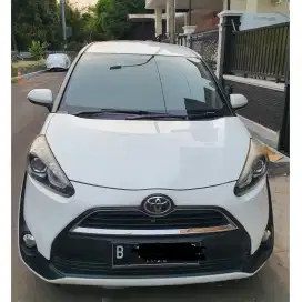 TOYOTA SIENTA V 2016