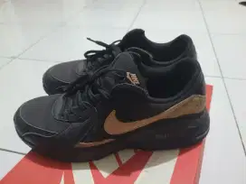 Sepatu nike air max excee black praline