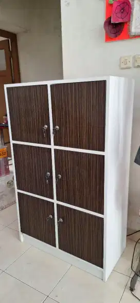 Lemari locker serbaguna