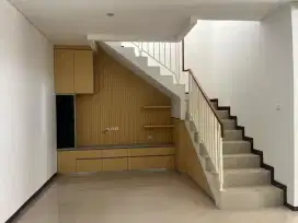 Disewakan rumah kota baru Parahyangan bagus siap huni