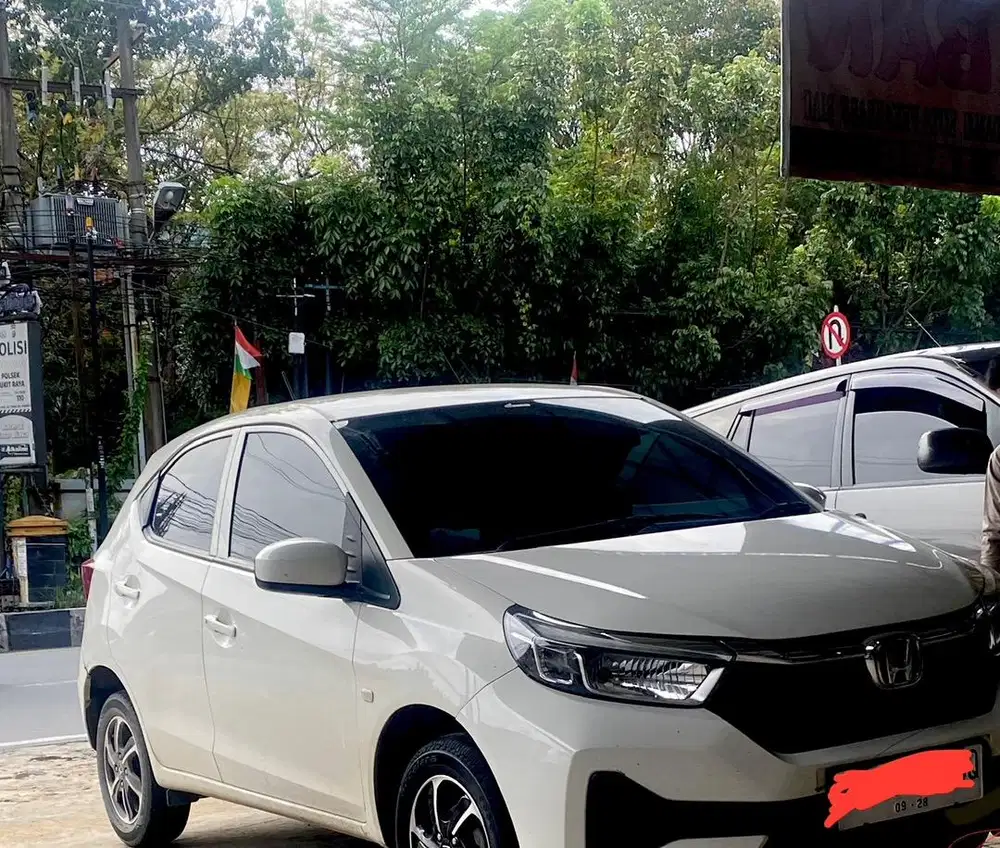 Mobil Honda Brio E-cvt