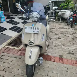 Vespa GTS 150 Low KM Nopol CANTIK