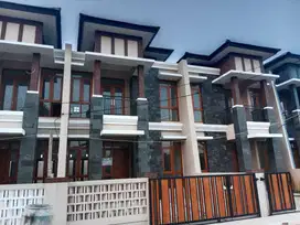 Rumah 2 Lt Baru Berkarakter di Margahayu Raya Ciwastra Buahbatu