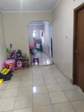 Dijual Cepat Rumah yang sedang Nunggak Di Bank Dekat Tol Green lake