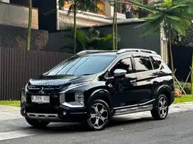 MITSUBISHI XPANDER CROSS AT 2022 HITAM LIKE NEW ISTIMEWA