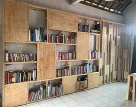 Rak Buku dan Partisi Ruangan