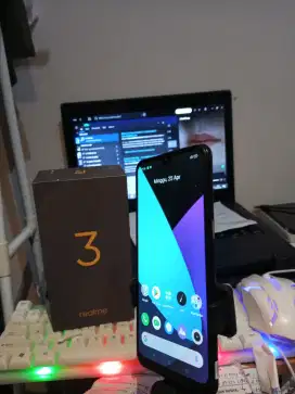 Realme 3    4/64