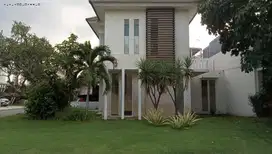Rumah Pakuwon City East Coast Park, Strategis, Murah