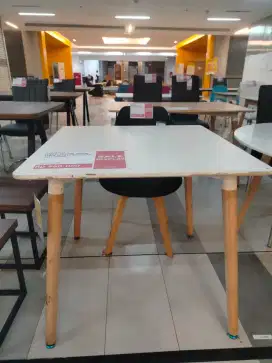 Meja Makan Kotak Sheryl Dining 80×80×75