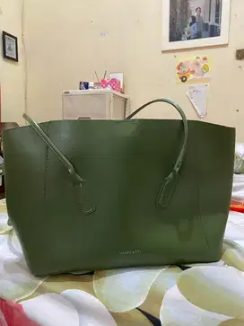 Milliot n Co Tote Bag