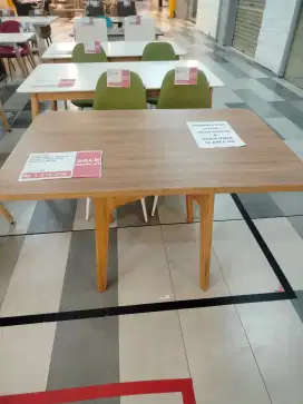 Meja Makan Kayu Riturya Rect Table