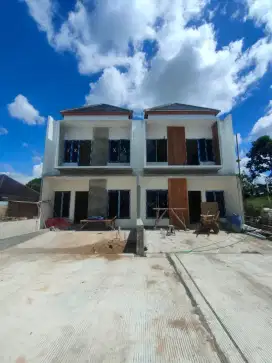 RUMAH BARU PINGGIR JALAN UTAMA HARGA NEGO