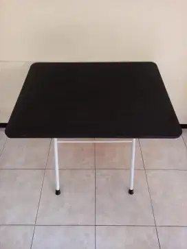 Meja Lipat Serbaguna