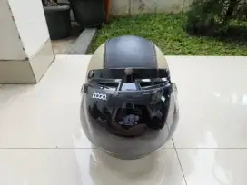 Helm Bogo – Kaca Hitam Elegan, Nyaman & Stylish!