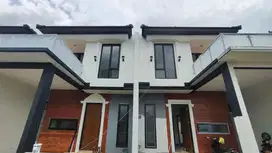 vila Mewah kota batu 900 jutaan view 360 derajat pegunungan dan kota