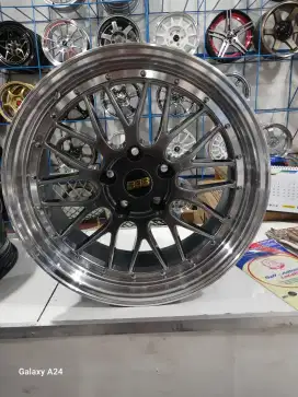 Bbs lm bmw Ring 18 lebar 8-9 pcd 5x120 et 30-35 4pcs