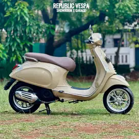 Piaggio Vespa Primavera IGET ABS LED 150 Tahun 2019 warna Coklat Muda