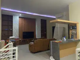 Dijual rumah 2 lantai karah agung regency surabaya