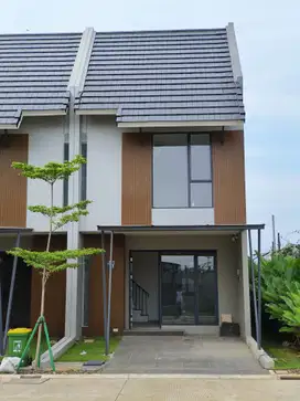 DIJUAL : RUMAH Sudut 2 Lantai di Forris Private , Citra Garden 8 , Jak
