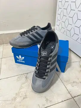Prelove Sepatu Casual ADIDAS SL 72 RS size 40,7