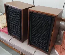 AKAI SW 155 Speaker. 4 way 12 inch woofer circa 1974