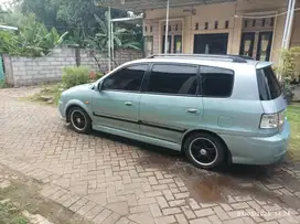 Kia Carens II 2006 Bensin