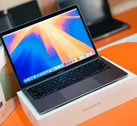 Macbook air M1 tahun 2020 ram 8gb SSD 256GB free box dan hardcase 1bln