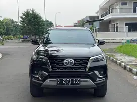 Fortuner VRZ 2.4 AT 2022 | Facelift | Diesel