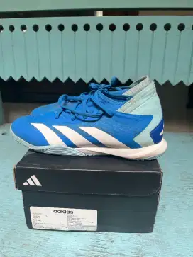 sepatu futsal adidas predator accuracy.3 in size 40 2/3