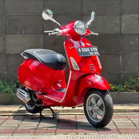 Piaggio Vespa Primavera IGET 150 TAHUN 2016 warna Merah VERY GOOD COND