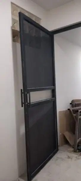 Pintu pengaman perforated maximum