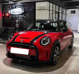 MINI 3 Door S warna Merah Nik 2023
