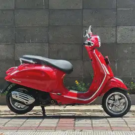 Piaggio Vespa Primavera IGET 150 TAHUN 2016 warna Merah VERY GOOD COND