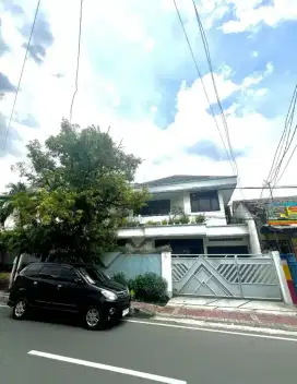 Rumah di tanjung duren