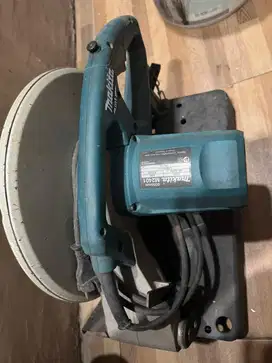 Mesin Potong Besi Makita jarang pakai