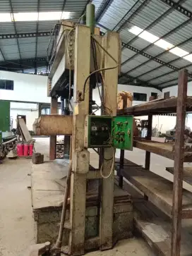 Di jual codll pres kapasitas.. 60ton