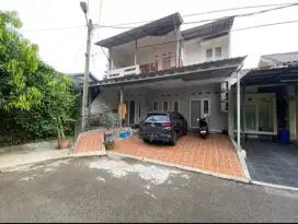 DIJUAL RUMAH LOKASI RAMAI 2 LANTAI SEMI FURNISHED GRAHA RAYA BINTARO