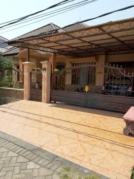 Rumah Dekat Masjid AL AKBAR