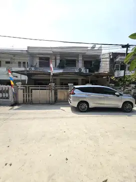 Rumah Cempaka Putih Dijual. Ad Kost Aktif, Komplek - Jalan Lebar