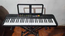Yamaha Keyboard PSR F52 + Gratis Adaptor + Stand Book & Stand Keyboard